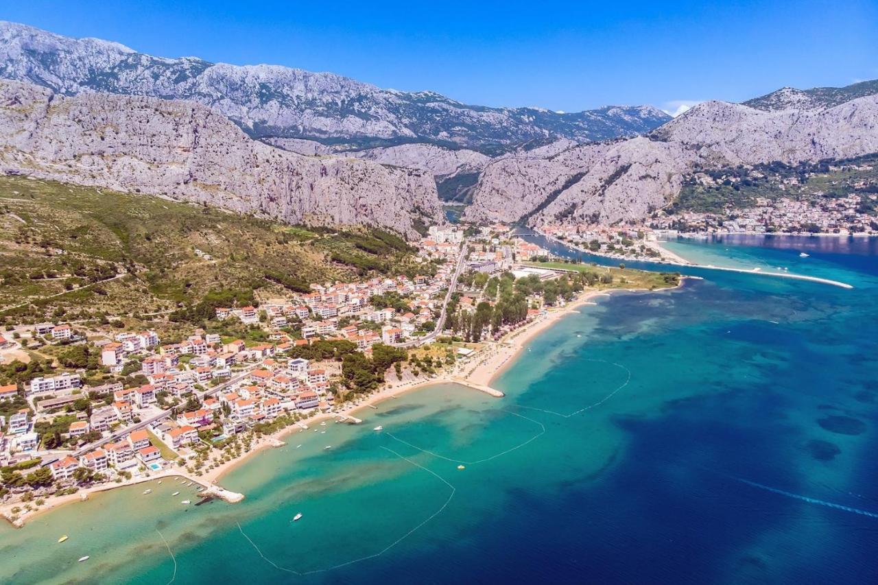 Luxury, Seafront Petra With Heated Pool Only 50m From Omis